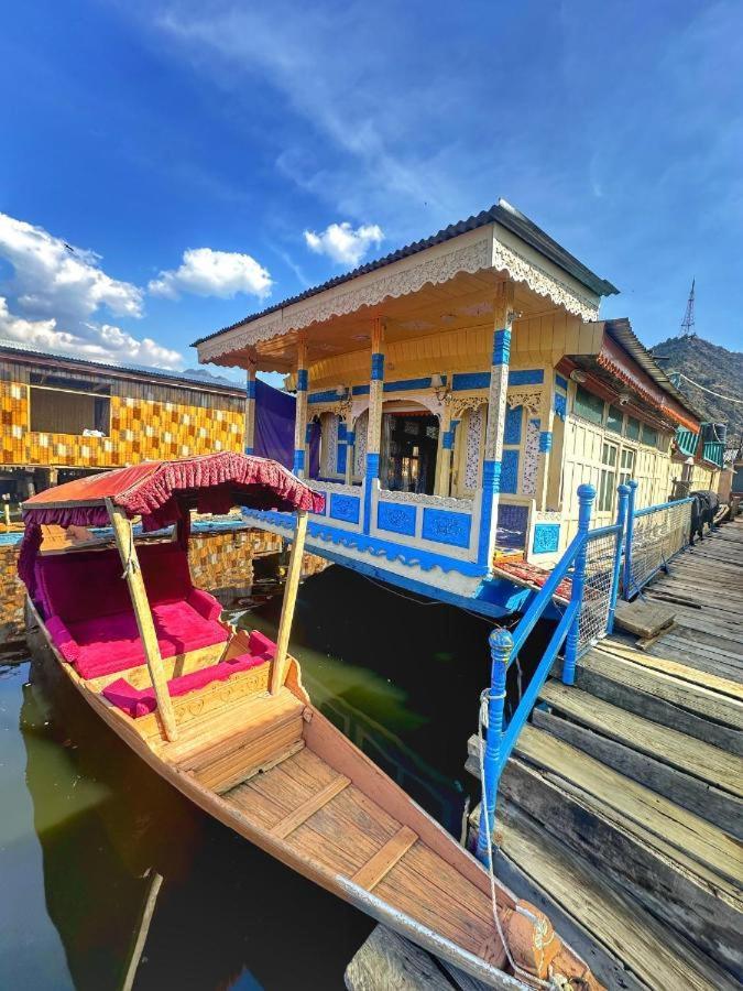 فندق Lalarukh Group Of Houseboats Srīnagar المظهر الخارجي الصورة